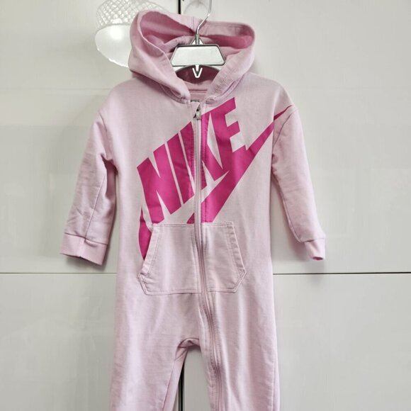Nike 24 Months Hooded Onesie Pajama - Pink - Picture 2 of 11